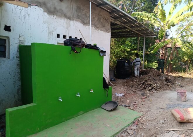 TMMD ke-129 Tingkatkan Kesehatan Lingkungan, Pemasangan Bio Septic Tank MCK Mushola Miftahul Jannah Terus Dikebut