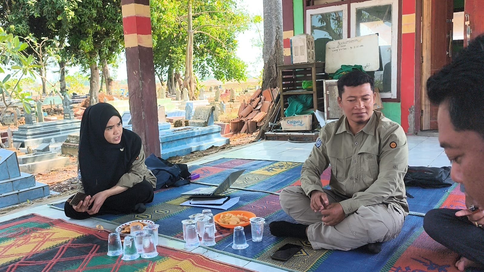 Dukung Produktivitas Pertanian, TMMD ke-129 Kodim 0620/Kab. Cirebon dan Dinas Pertanian Bekali Petani Luwung Kencana Teknik Pengendalian Hama Tikus pada Lahan Padi