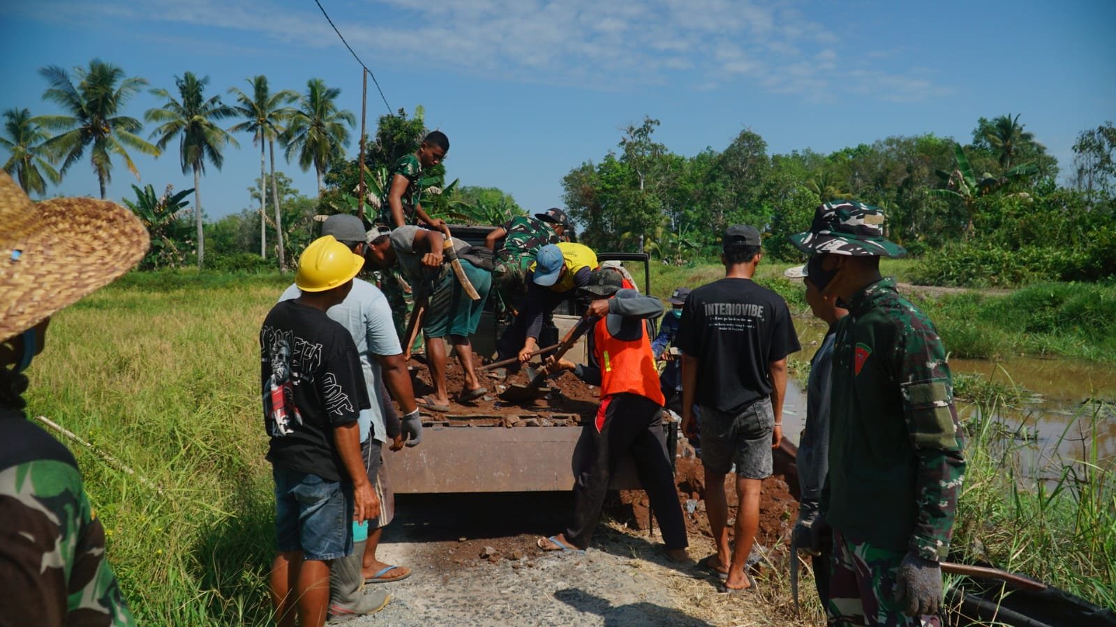Peningkatan Becros Jalan TMMD Diyakini Tingkatkan Mobilitas dan Perekonomian Warga Desa