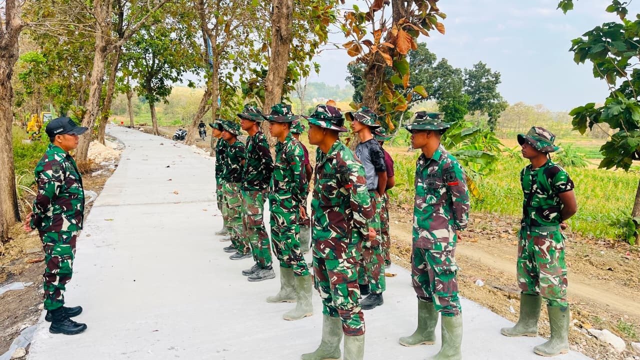 Percepat Progres Pembangunan, Satgas TMMD 129 Gelar Apel Pagi Langsung di Titik Sasaran Masing-Masing
