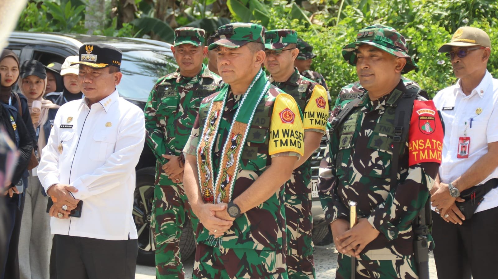 Dandim 1011/Kuala Kapuas Dampingi Tim WASEV Tinjau Progres Sasaran Fisik TMMD Ke-129