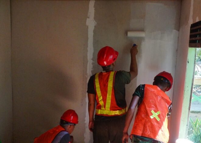 Sentuhan Warna Baru, Satgas TMMD dan Warga Percantik RTLH Milik Ibu Wahida