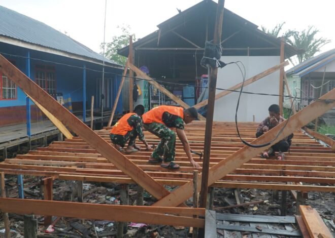 Gotong Royong Satgas TMMD dan Warga Perkuat Struktur RTLH Milik Ibu Rini