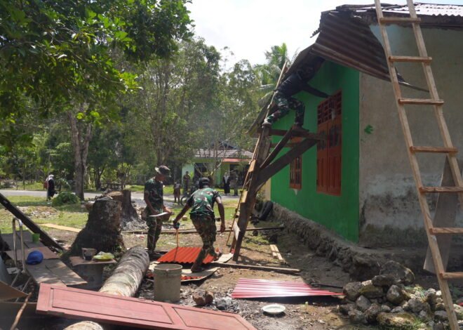 Rehab RTLH Milik Bapak Herman Terus Dikebut, Bukti Nyata Kepedulian Satgas TMMD Ke-129 Kodim 1807/Sorong Selatan