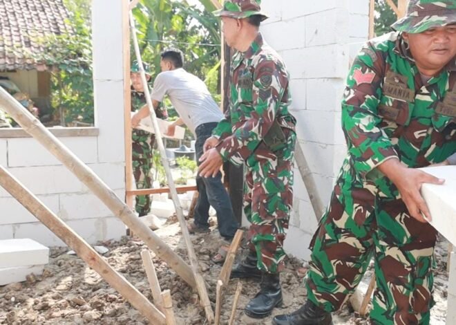 Tak Sekadar Membangun Rumah, Satgas TMMD ke-129 Kodim 0620 Hadirkan Semangat Kekeluargaan Melalui Kerja dan Makan Bersama Warga