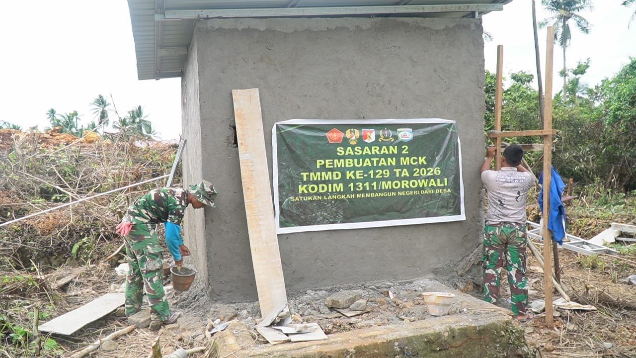 Masyarakat Desa Polewali Bersyukur, Satgas TMMD Ke-129 Bangunkan MCK di Pelataran Masjid