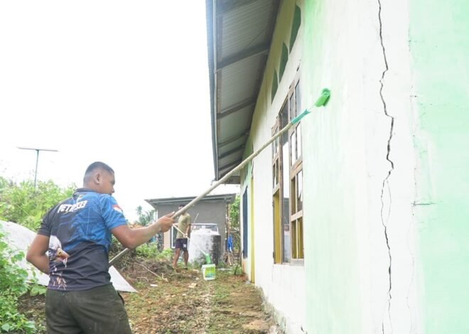 Satgas TMMD Ke-129 Kodim 1311/Morowali Percantik Masjid Desa Umbele dengan Pengecatan