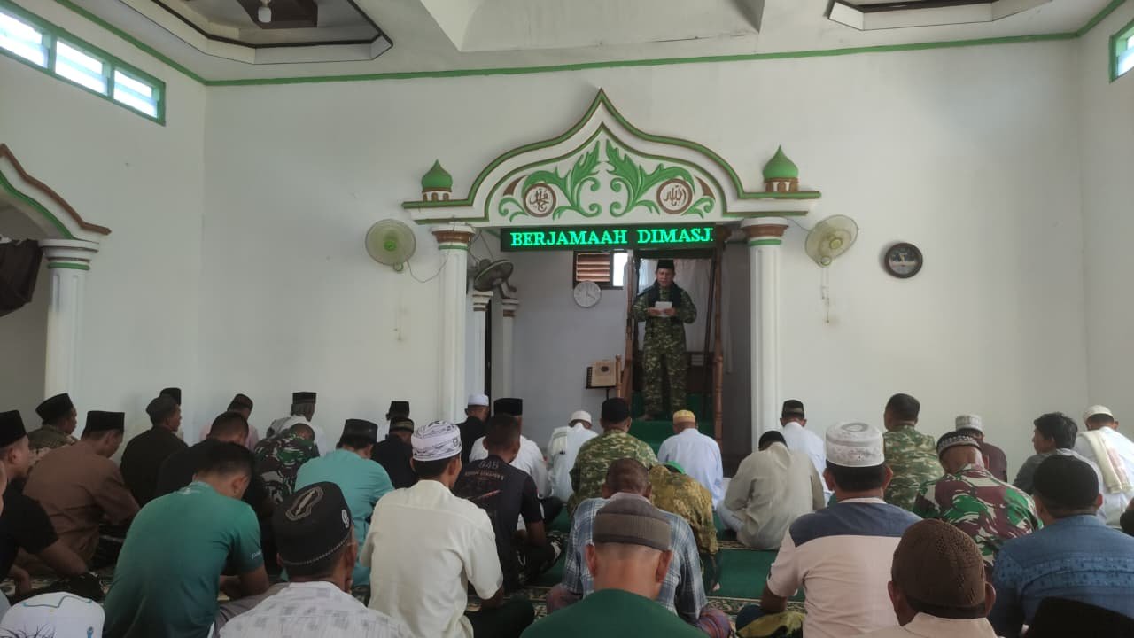 Satgas TMMD 129 Kodim 0413/Bangka Isi Program Nonfisik dengan Pimpin Khotbah Jumat di Masjid Al Mukminin