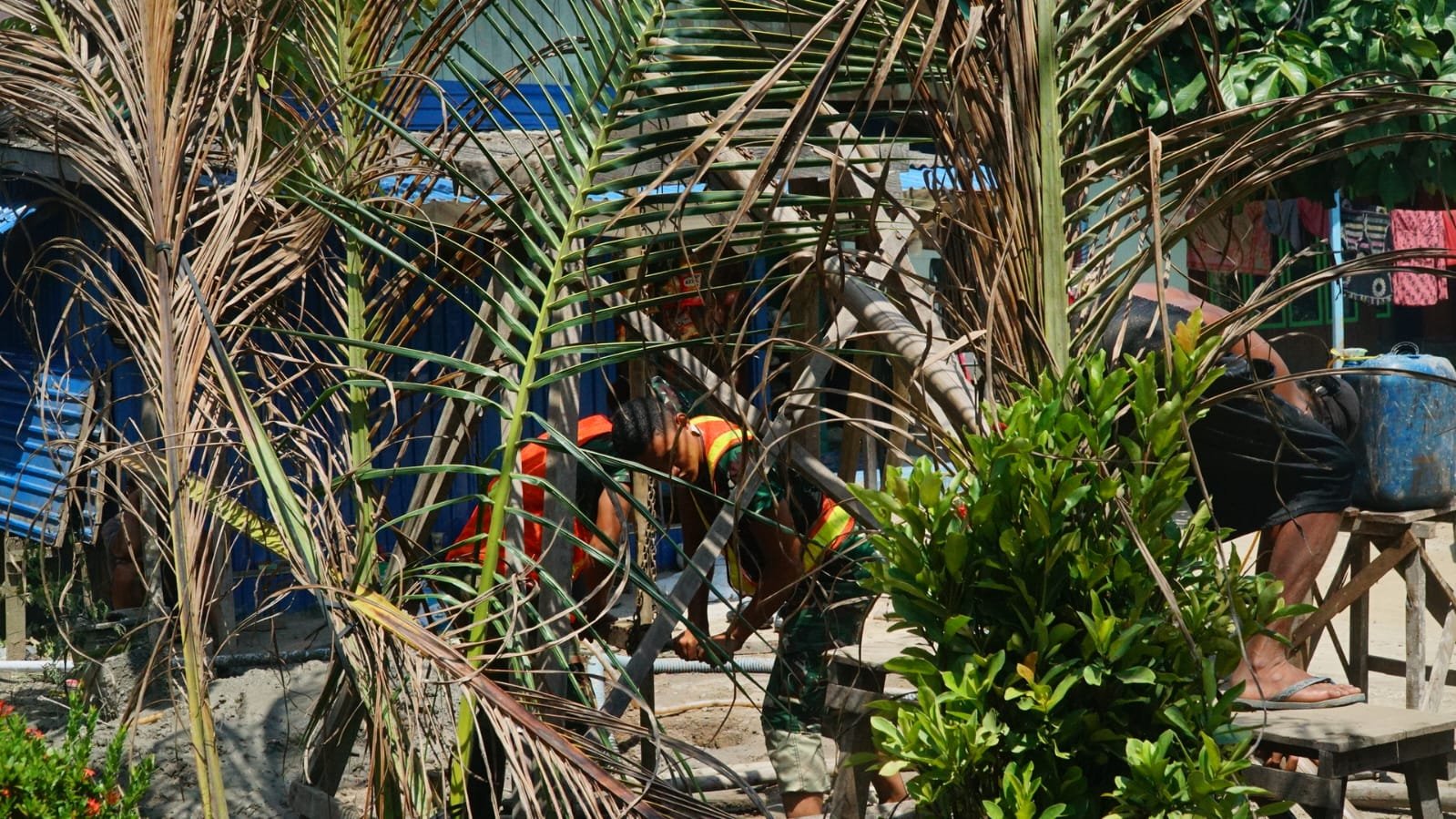 Kolaborasi Satgas TMMD dan Warga Percepat Proyek Sumur Bor di Bandar Raya