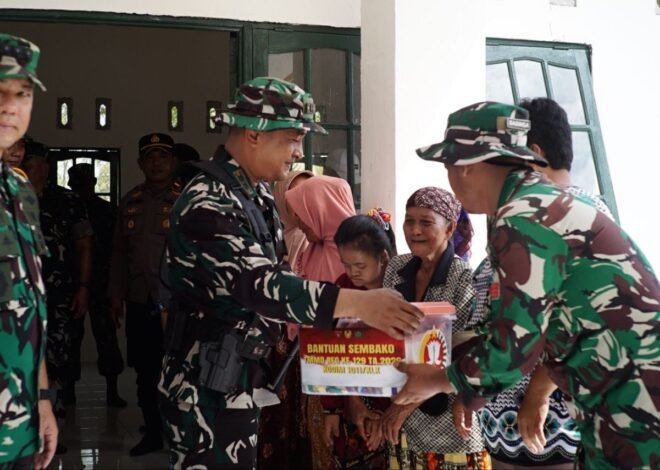 Kehangatan Kebersamaan Warnai Penyaluran Baksos Tim WASEV TMMD Ke-129 di Desa Bandar Raya