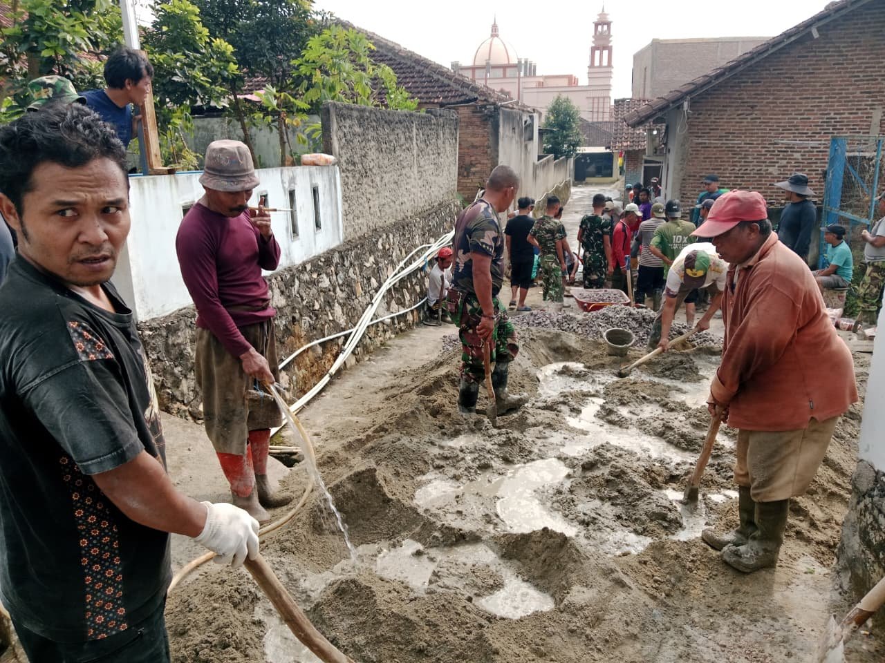 Pengerjaan Rabat Beton Jalan Nangka Masuki Tahapan Krusial, Satgas TMMD Pastikan Kualitas Konstruksi