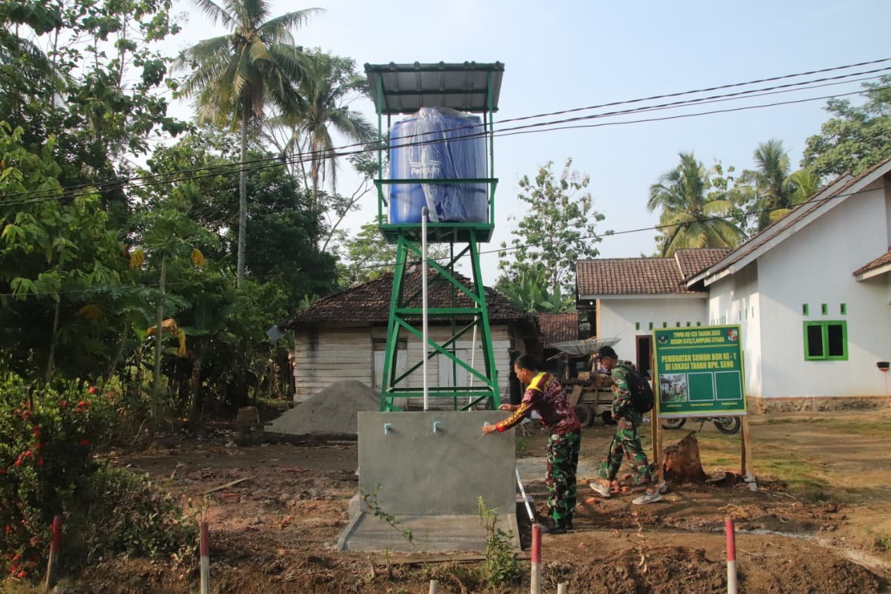 Satgas TMMD ke-129 Kodim 0412/LU Teliti Pembangunan Sumur Bor Sasaran Pertama, Pastikan Air Bersih Layak Dimanfaatkan Warga
