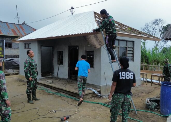 Gotong Royong Satgas TMMD dan Warga Percepat Rehab Rumah Ibu Nengah Madri