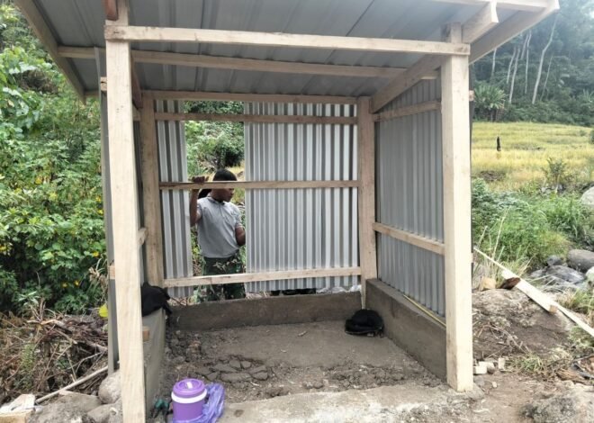 Pemasangan Dinding dan Pembuatan Saluran oleh Satgas TMMD di Bone