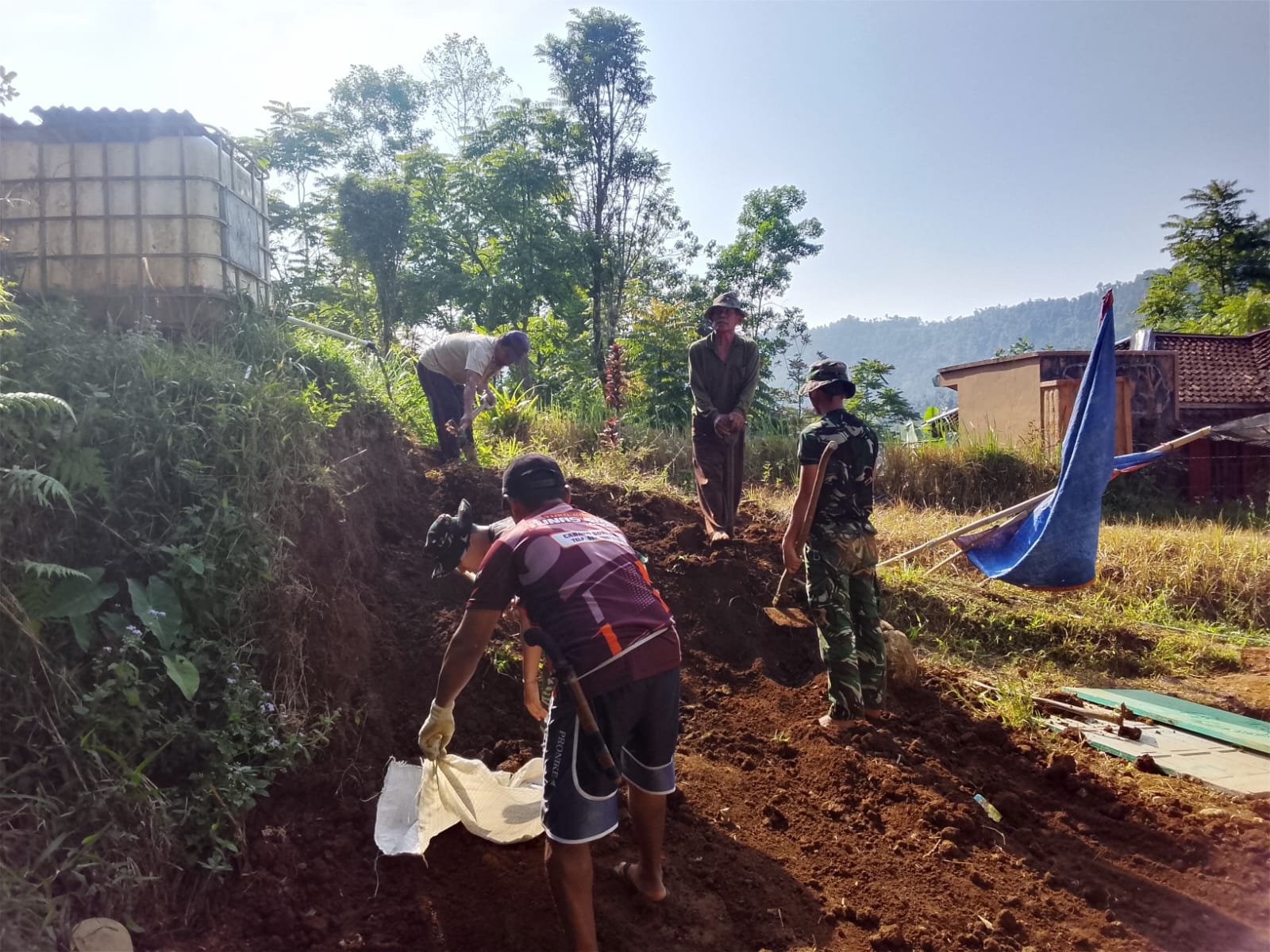 Progres Pembangunan Lima Unit MCK TMMD Ke-129 Kodim 0608/Cianjur Tembus 53,4 Persen