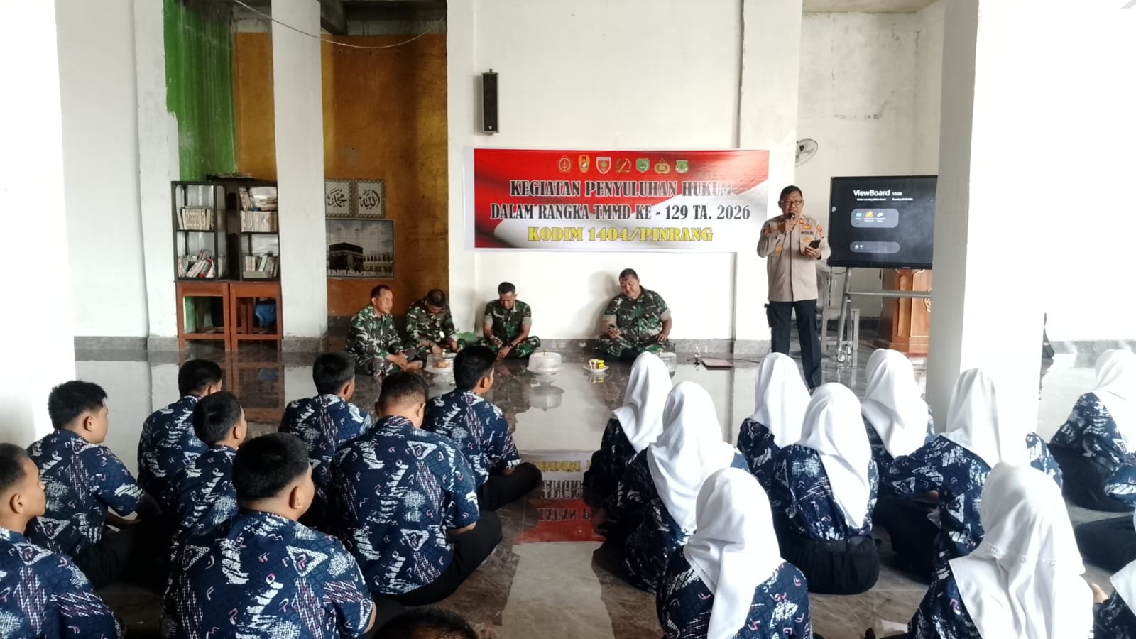 TMMD Ke-129 Kodim 1404/Pintang Tak Sekadar Bangun Infrastruktur, Satgas Tanamkan Budaya Sadar Hukum