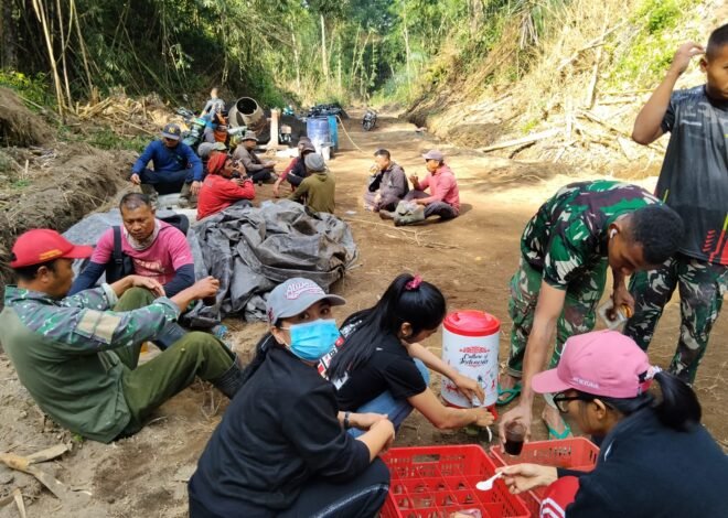 Secangkir Kopi Jadi Penyemangat, Perangkat Desa Sekardadi Apresiasi Kerja Satgas TMMD Ke-129