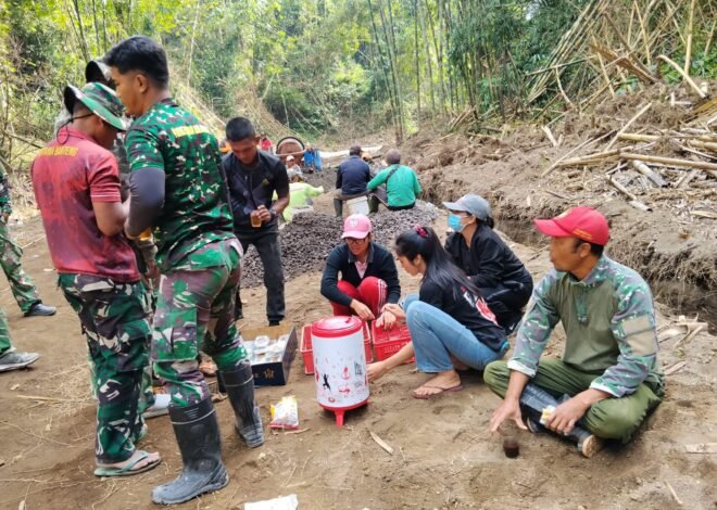 Kepedulian Perangkat Desa Sekardadi Suntik Motivasi Satgas TMMD Ke-129 Kodim 1626/Bangli