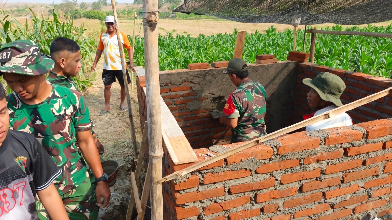 Wujudkan Impian Petani Jagung, Pembangunan Tandon Air Irigasi TMMD 129 Jadi Angin Segar Bagi Warga Desa Tlemang
