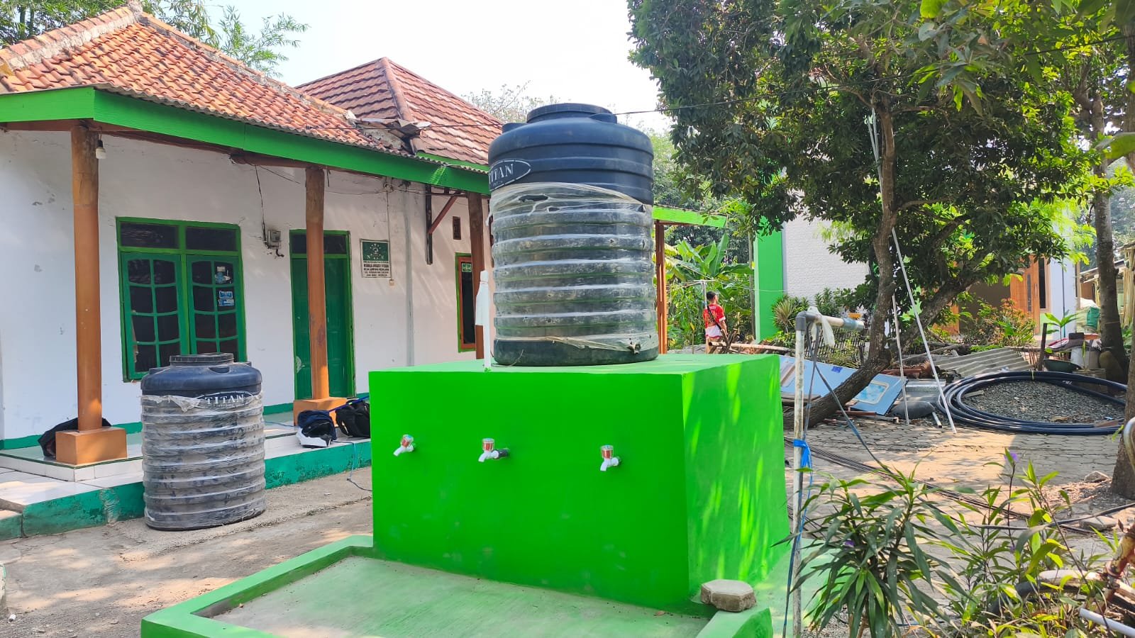 Wujud Nyata Kepedulian TMMD, Pemasangan Torn Air di Mushola As Syuhada Menjadi Awal Rampungnya Sasaran Revitalisasi Air di Lima Titik