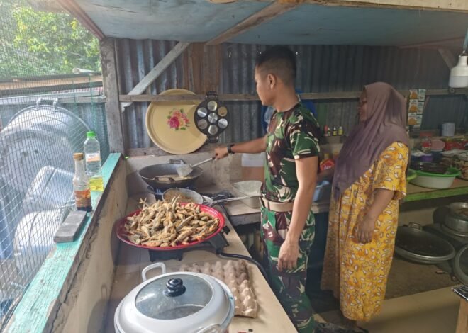 Satgas TMMD ke-129 Kodim 0911/Nunukan Bantu Ibu Sarmina Siapkan Santap Siang, Wujud Nyata Kemanunggalan TNI-Rakyat