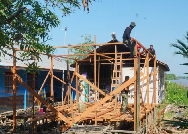 Pemasangan Tiang RTLH SAS 5 Jadi Tonggak Awal Wujudkan Rumah Layak Huni untuk Ibu Rini