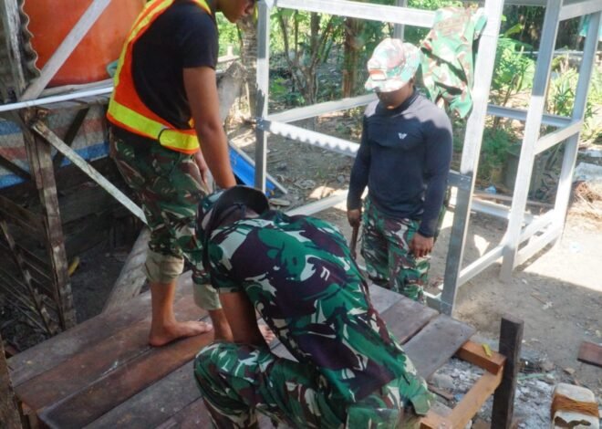 Satgas TMMD Fokus Bangun Struktur Atap MCK Demi Fasilitas Sanitasi yang Lebih Berkualitas