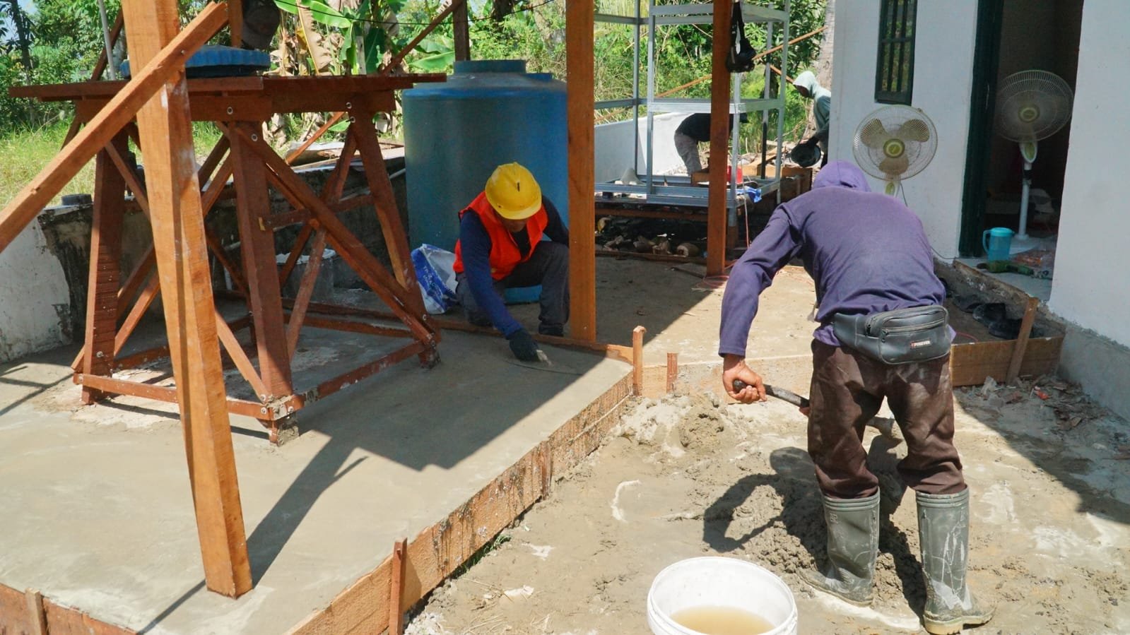 Rehab Musholla Darul Iman Masuki Tahap Finishing, Satgas TMMD Fokus Percantik Ruang Ibadah