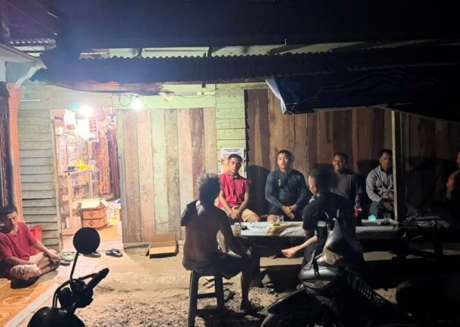 Usai Bekerja Seharian, Satgas TMMD Luangkan Waktu Dengarkan Aspirasi Warga