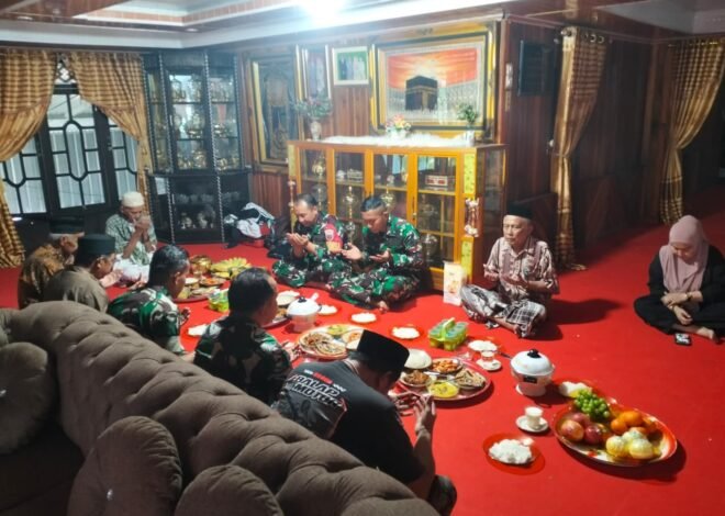 TNI di Hati Rakyat, Warga Tanratuo Undang Satgas TMMD Ke-129 Kodim 1404/Pinrang Makan Siang di Rumahnya
