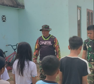 Wujud Kemanunggalan: Satgas TMMD Ke-129 Kodim 0413/Bangka Ajarkan PBB kepada Anak-Anak Desa Deniang