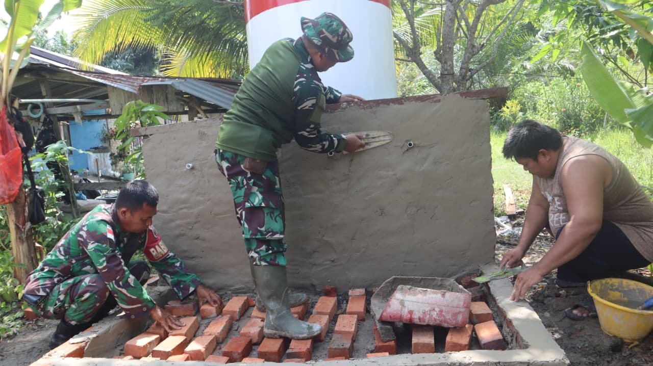 Semangat Gotong Royong Warga Desa Liang Bunyu Warnai Pekan Terakhir TMMD