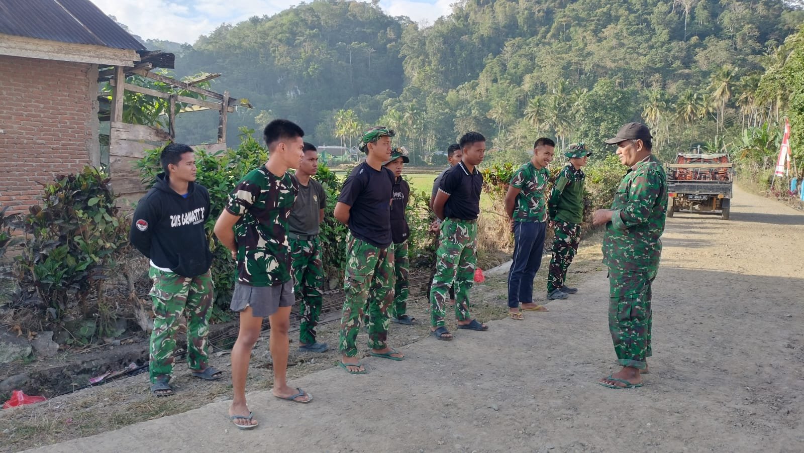 Apel Pagi Jadi Penguat Kesiapan Satgas TMMD ke-129 Kodim 1407/Bone Sebelum Bekerja
