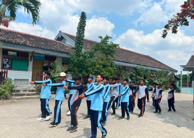 Satgas TMMD Ke-129 Tanamkan Wawasan Kebangsaan kepada Pelajar SMPN 1 Atap Kesongo