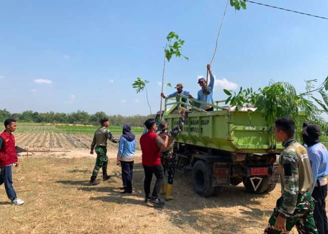 Penanaman Pohon Jadi Warna Hijau TMMD Ke-129 di Desa Kesongo
