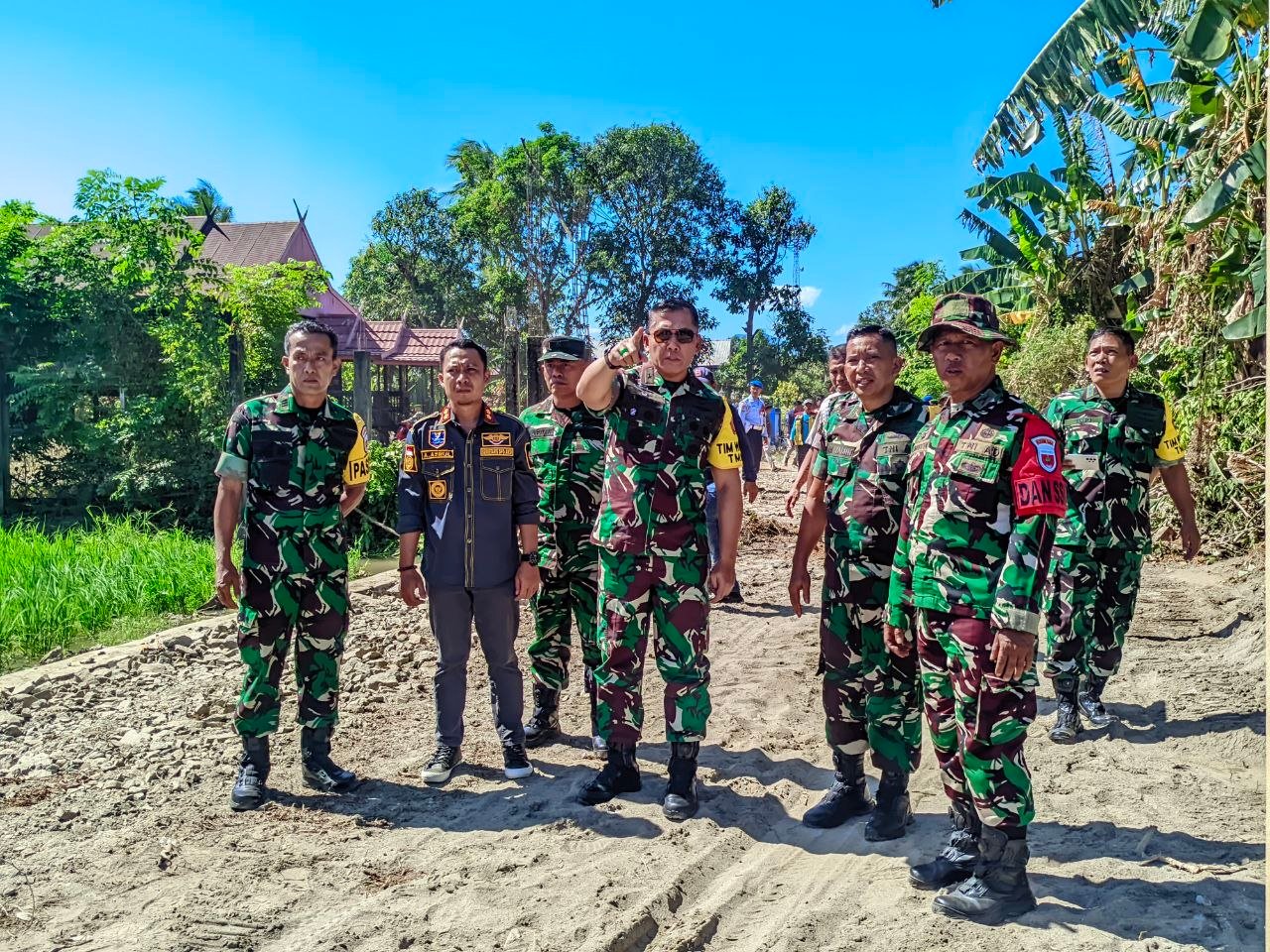Cek Progres di Lapangan, Marsma TNI Arifaini Nur Dwiyanto, M. Han., Tinjau Sasaran Fisik TMMD Ke-129 Kodim 1404/Pinrang