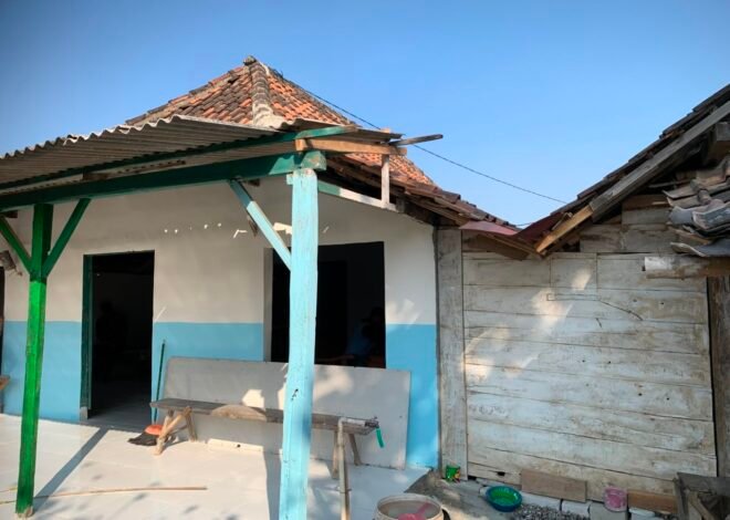 Gotong Royong Satgas TMMD Ke-129 Kodim 0813/Bojonegoro Percepat Renovasi Rumah Bapak Samijan