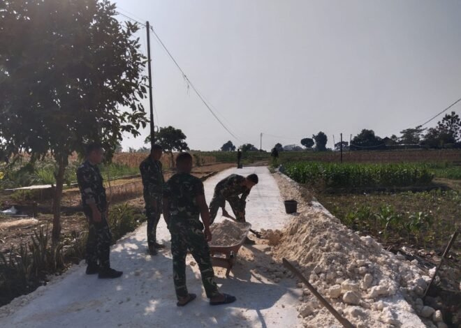 Penimbunan Sisi Badan Jalan di Kedung Pandan Jadi Bukti Kekompakan Satgas TMMD Kodim 0813/Bojonegoro