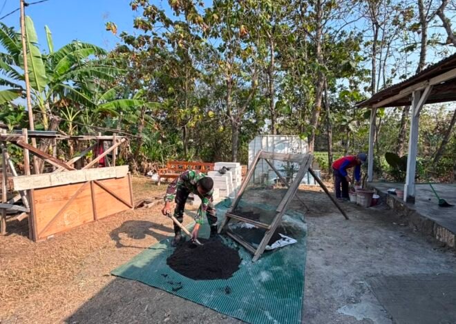 Gairah Tim Satgas TMMD Ke-129 Kodim 0813/Bojonegoro dalam Membangun Hunian untuk Ibu Jasmiati