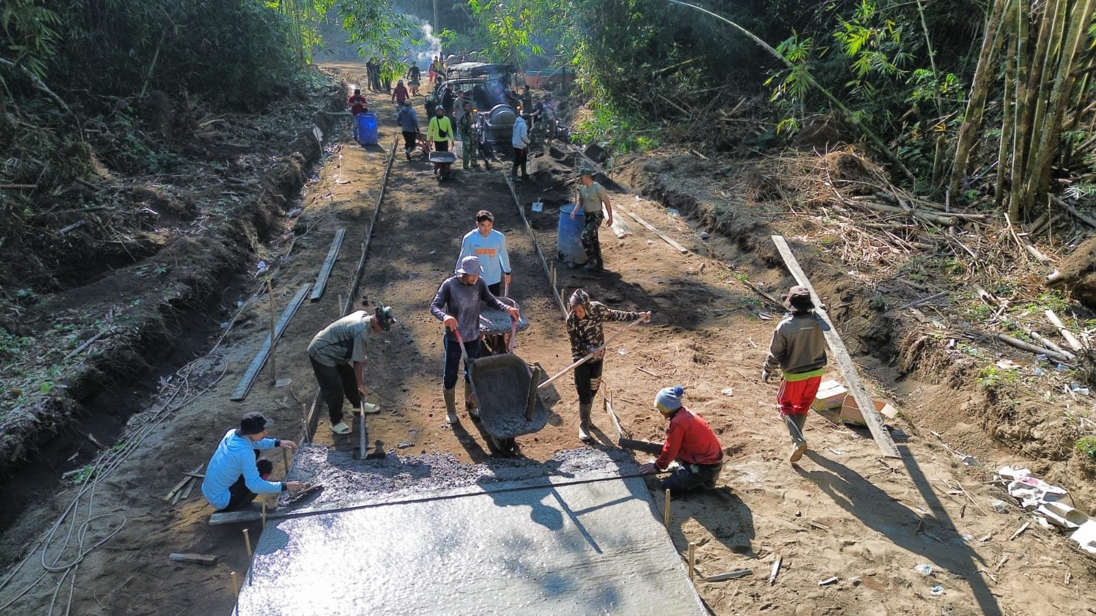 Rabat Beton 1.766 Meter Capai 90 Persen, Jadi Bukti Kemajuan Sasaran Fisik TMMD Ke-129 Kodim 1626/Bangli