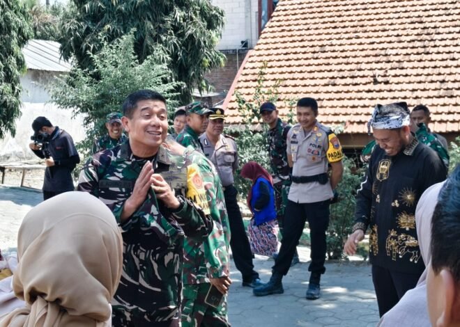 Dukung Kesejahteraan Keluarga Desa, Tim Wasev TMMD 129 Tinjau Pelayanan KB Kesehatan Gratis di Desa Tlemang