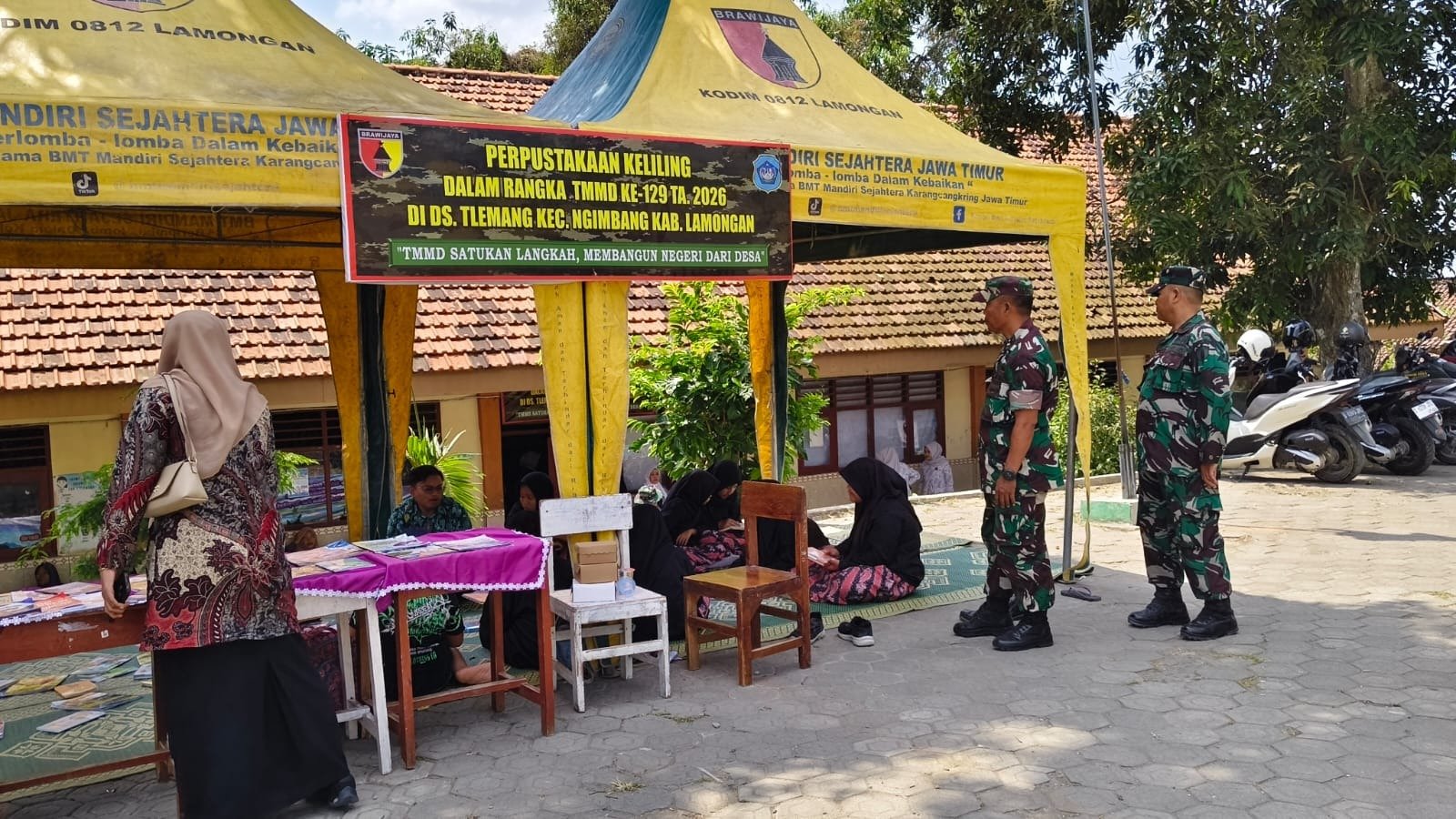 Tumbuhkan Minat Baca Generasi Muda, Kebahagiaan Anak-Anak Desa Tlemang Sambut Perpustakaan Keliling Diapresiasi Tim Wasev TMMD 129