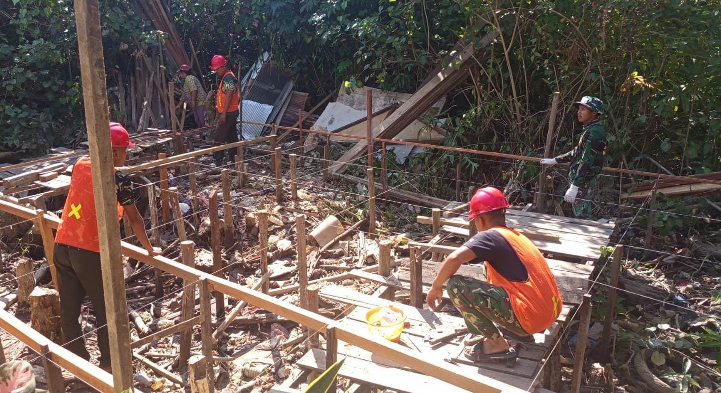 Satgas TMMD Reguler ke-129 Bersama Warga Percepat Pembangunan RTLH Sasaran 4 Milik Bapak Ilham