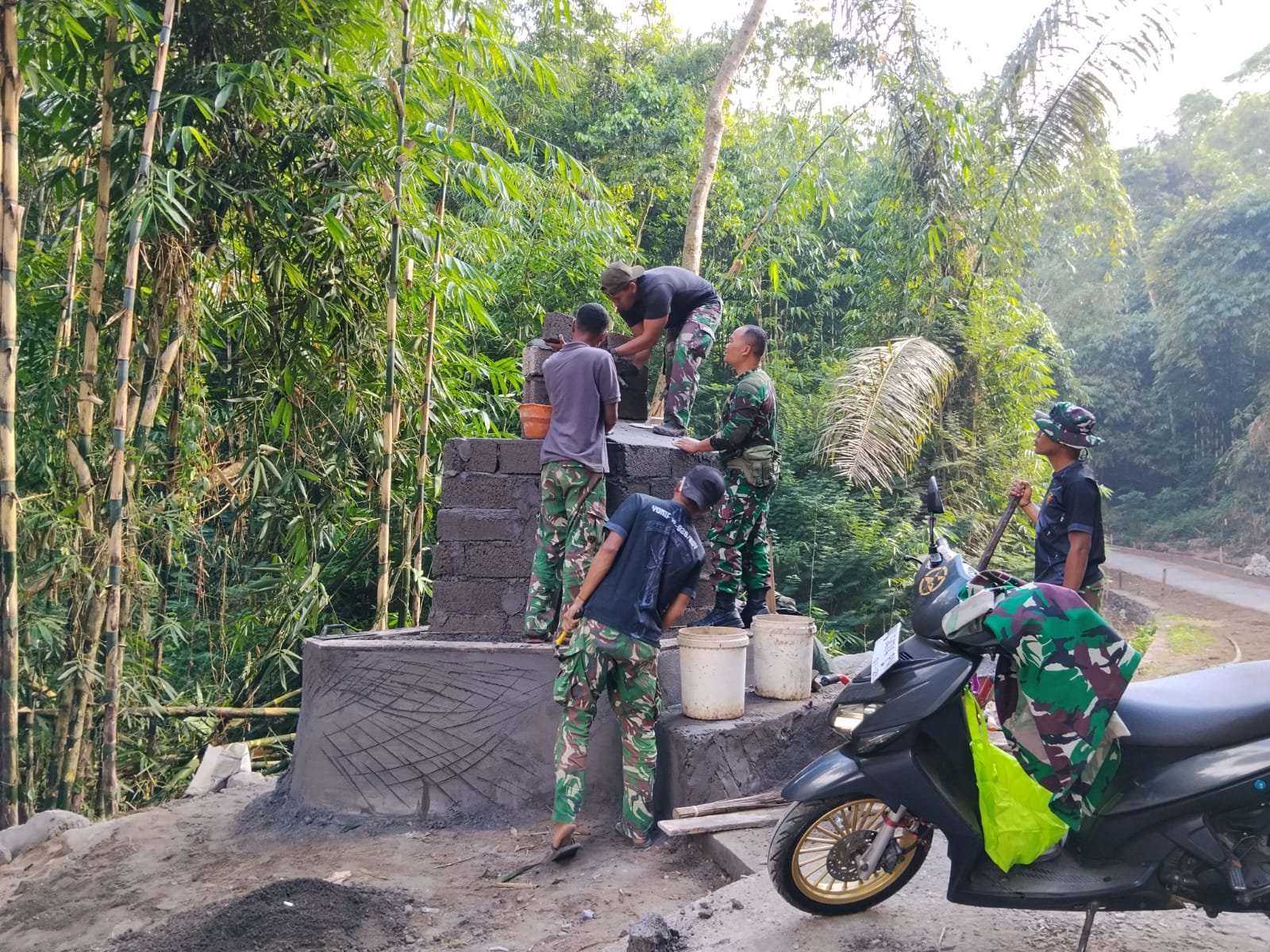 Tugu TMMD Ke-129 Kodim 1626/Bangli Jadi Warisan Semangat Membangun Desa Sekardadi
