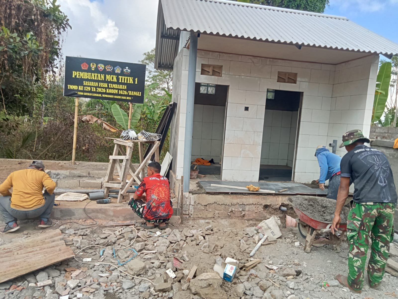 MCK Fasum Hampir Rampung, Satgas TMMD Ke-129 Kodim 1626/Bangli Siapkan Fasilitas untuk Manfaat Jangka Panjang