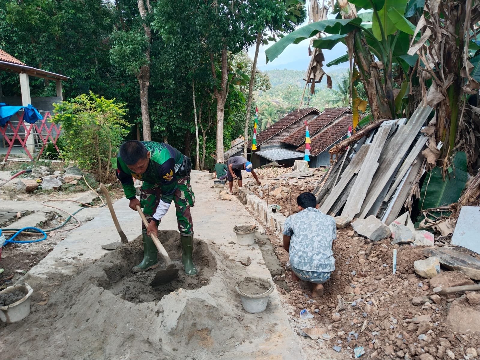 Drainase Gang Alpukat II Terus Dibangun, Satgas TMMD Antisipasi Genangan dan Banjir