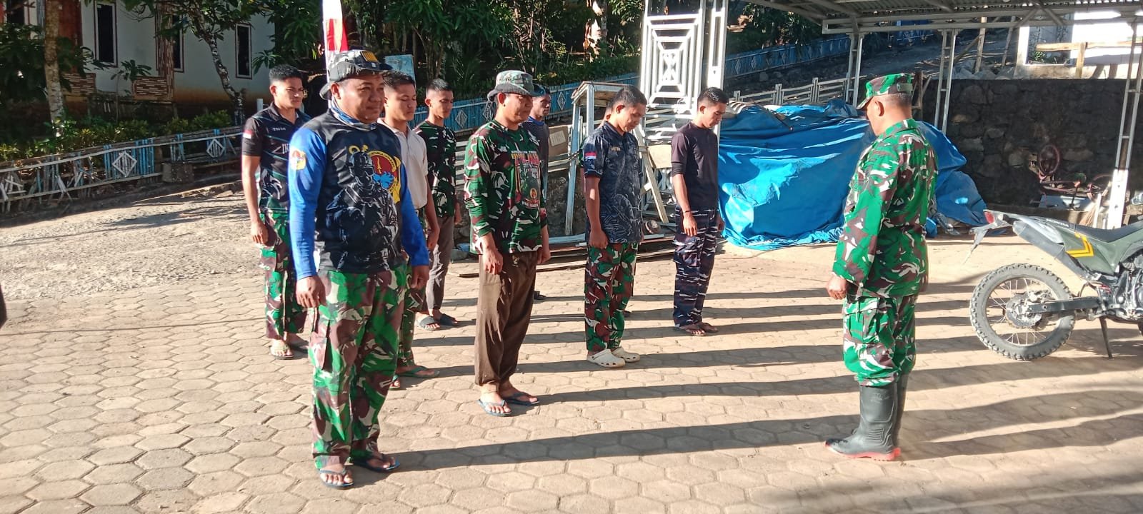 Serma Laode Fajri Pimpin Apel Pagi, Pastikan Kesiapan Satgas TMMD ke-129 Kodim 1407/Bone