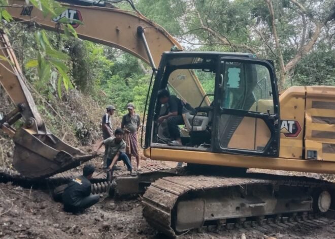 Perawatan Excavator Jadi Kunci Kelancaran Peningkatan Jalan TMMD ke-129 Kodim 1407/Bone