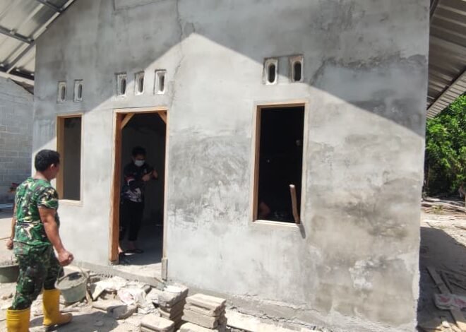 Gotong Royong Satgas TMMD dan Warga Percepat Plasteran Rumah Ibu Rodia, Wujud Kebersamaan Bangun Hunian Layak