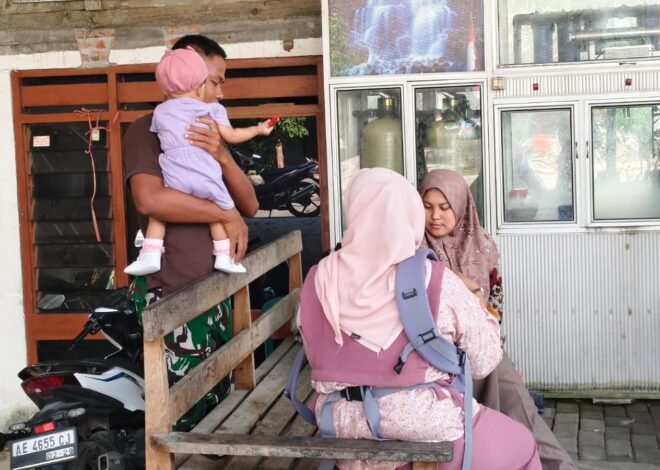 Tawa Gemas di Pelosok Desa: Potret Warmah Kemanunggalan Satgas TMMD ke-129 Kodim 0812/Lamongan Bersama Anak-Anak Tlemang